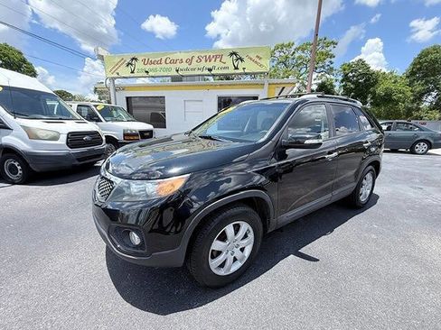Used 2012 Kia Sorento LX w/ Convenience Pkg FWD image 2