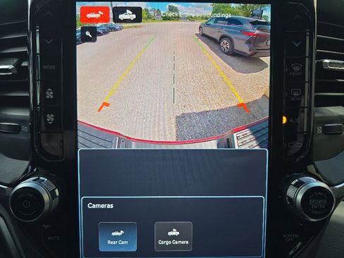 Used 2024 RAM 2500 Big Horn w/ Sport Appearance Package AWD/4WD image 29