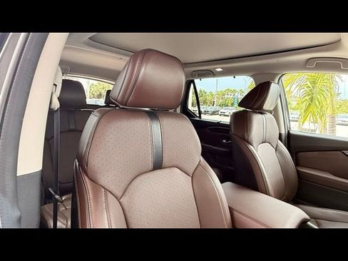Used 2024 Honda Pilot Elite image 9