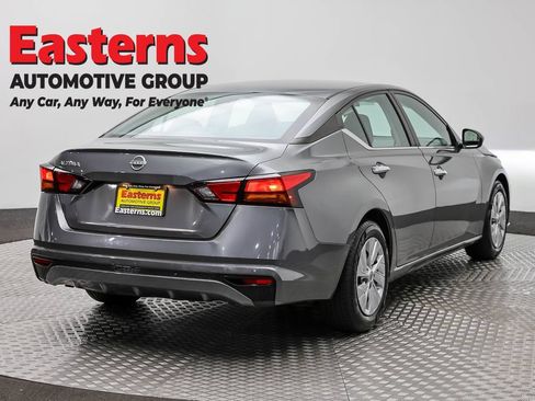 Used 2023 Nissan Altima 2.5 S FWD image 5