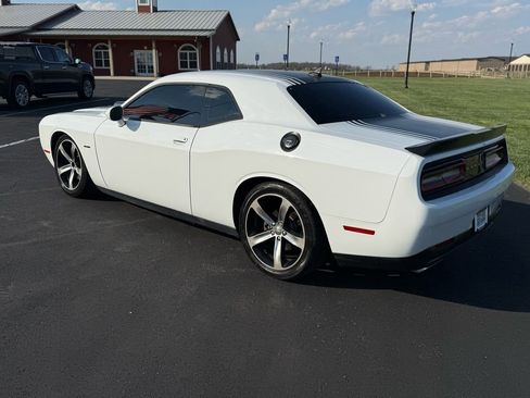 Used 2015 Dodge Challenger R/T image 7