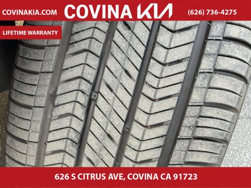 Certified 2025 Kia K4 EX image 30