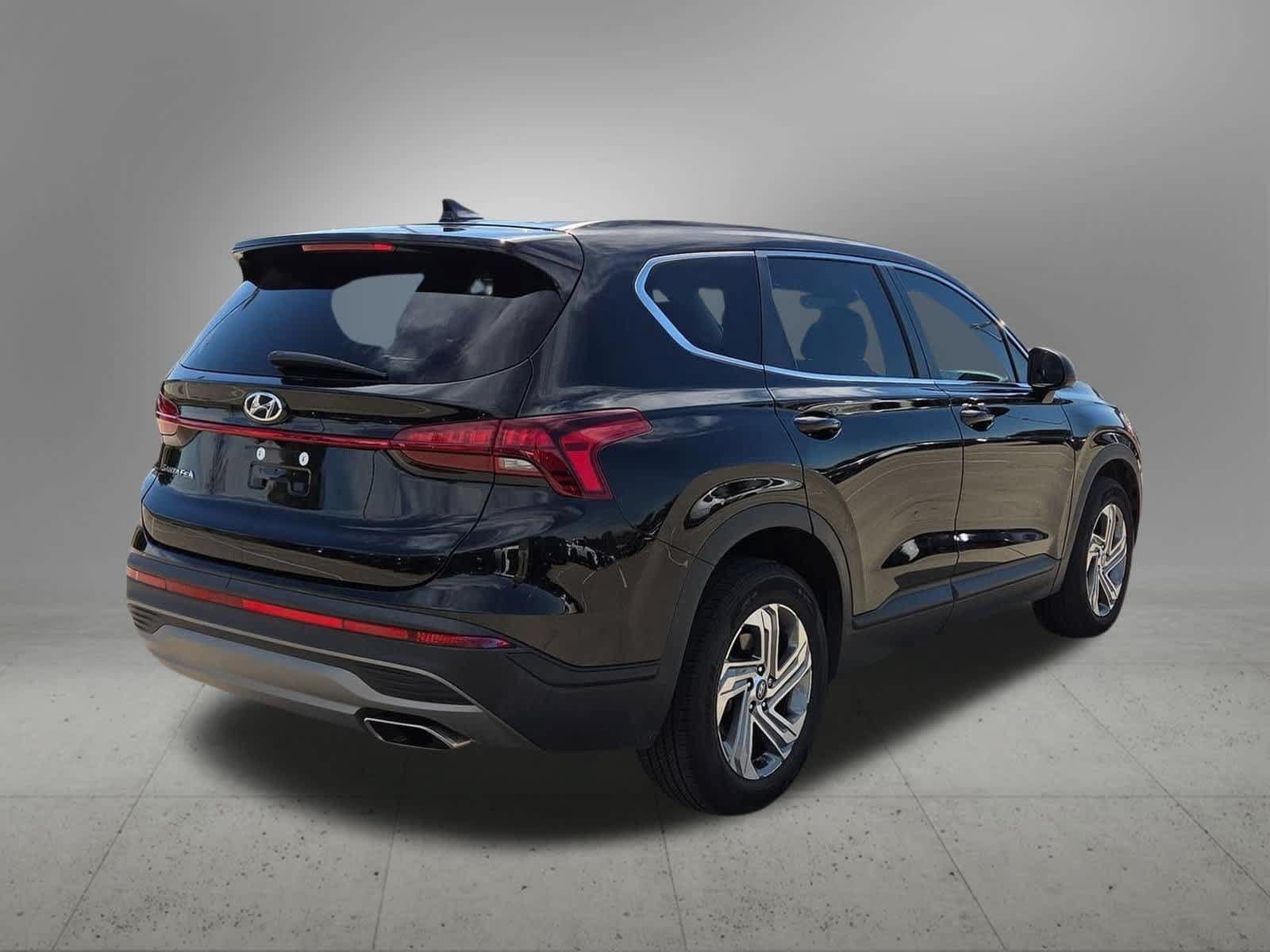 Used 2022 Hyundai Santa Fe SE FWD image 6