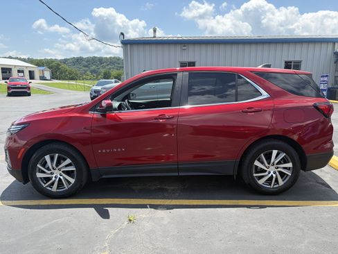 Used 2023 Chevrolet Equinox LT FWD image 2