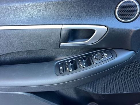 Used 2021 Hyundai Sonata SE w/ Cargo Package image 11