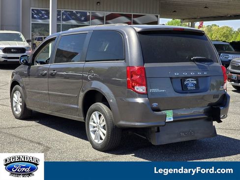 Used 2016 Dodge Grand Caravan SXT FWD image 2