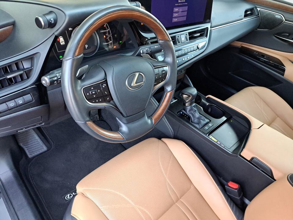Used 2023 Lexus ES 300h Ultra Luxury w/ Accessory Package (Z2) FWD image 13