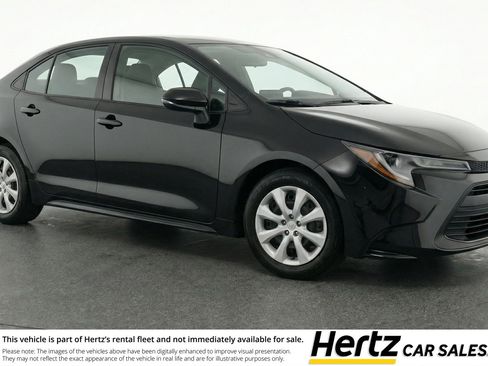Used 2025 Toyota Corolla LE FWD image 1