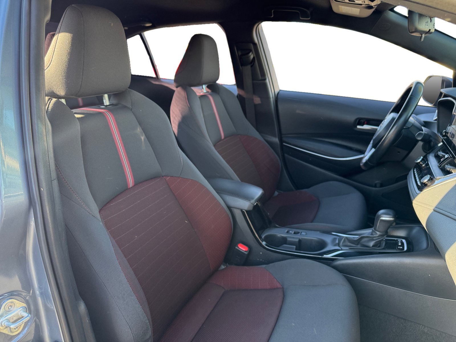 Used 2023 Toyota Corolla SE w/ Carpet Mat Package (TMS) FWD image 15