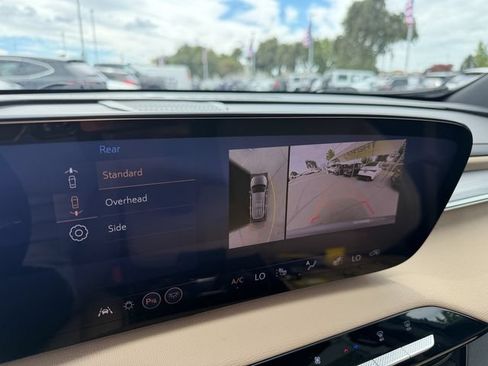 Used 2025 Buick Enclave Preferred AWD/4WD image 22