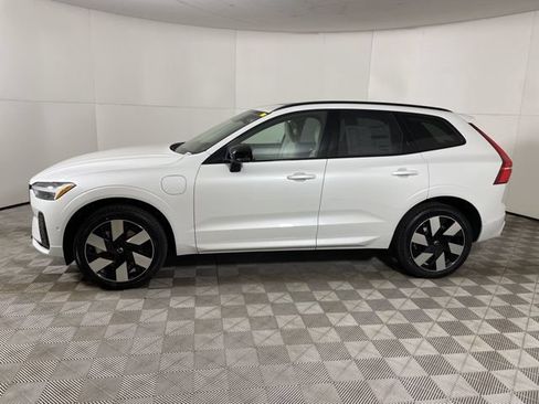 Certified 2025 Volvo XC60 T8 Plus w/ Protection Package Premier AWD/4WD image 7