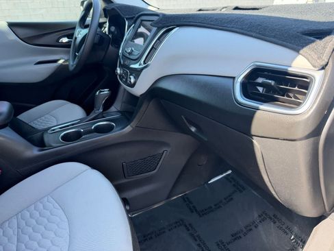 Used 2019 Chevrolet Equinox LS FWD image 11
