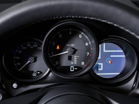 New 2026 Porsche Macan image 21