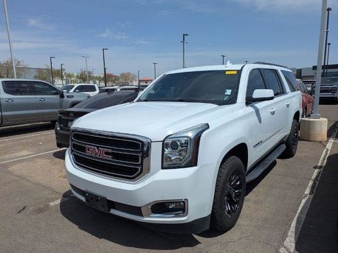 Used 2019 GMC Yukon XL SLT AWD/4WD image 5