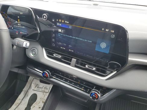 Used 2025 Chevrolet Equinox LT w/ Convenience Package II image 29