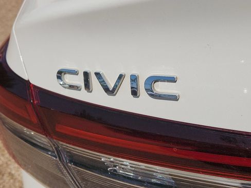 Used 2025 Honda Civic Sport image 10