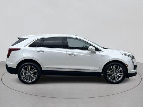 Certified 2025 Cadillac XT5 Premium Luxury w/ Technology Package image 4