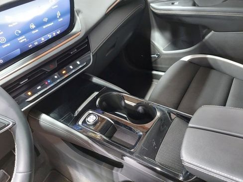 Certified 2025 Buick Envision Sport Touring image 28