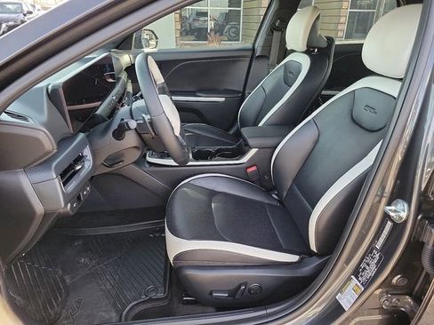 Used 2025 Kia K4 GT-Line w/ GT-Line Premium Package image 14