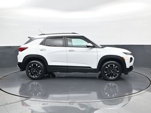 Used 2022 Chevrolet TrailBlazer LT w/ Convenience Package AWD/4WD image 4