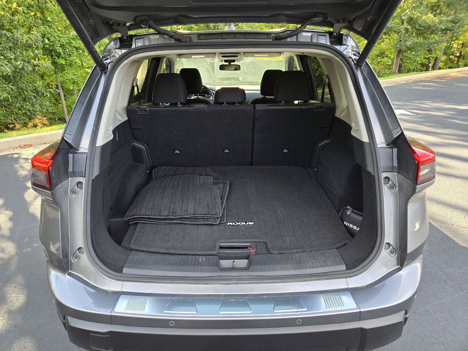 Used 2025 Nissan Rogue SV AWD/4WD image 9