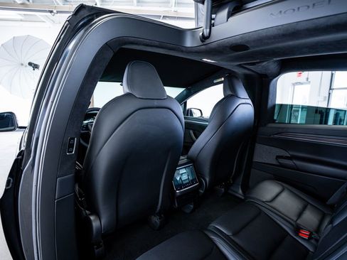 Used 2024 Tesla Model X image 48