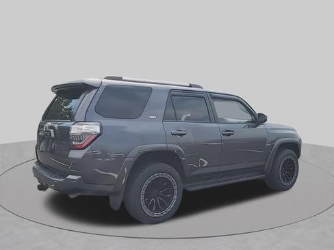 Used 2020 Toyota 4Runner SR5 AWD/4WD image 9