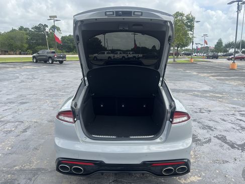 Used 2022 Kia Stinger GT1 RWD image 12