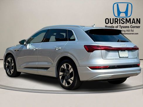 Used 2023 Audi e-tron Premium Plus w/ Premium Plus Package AWD/4WD image 2