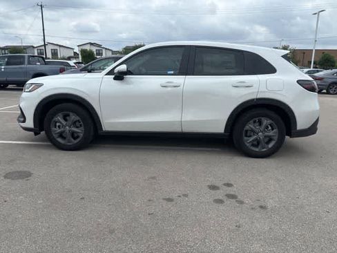 Used 2026 Honda HR-V LX image 2