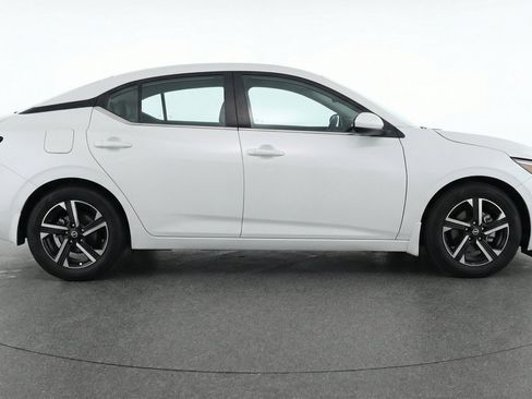 Used 2025 Nissan Sentra SV FWD image 11