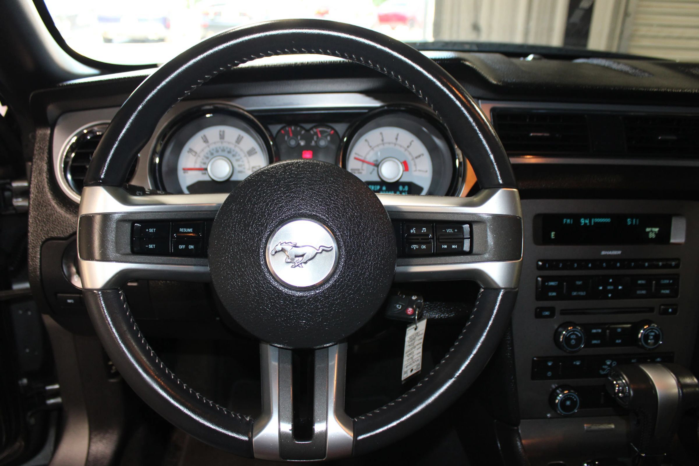 Used 2010 Ford Mustang Coupe RWD image 10