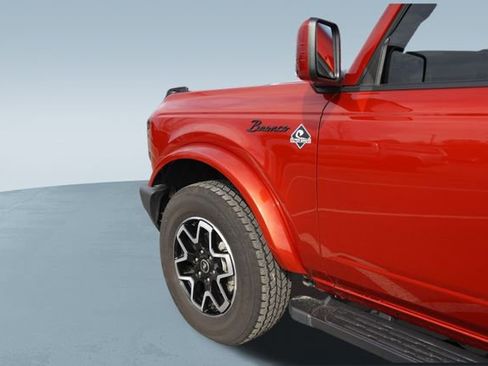 Used 2023 Ford Bronco Outer Banks image 35