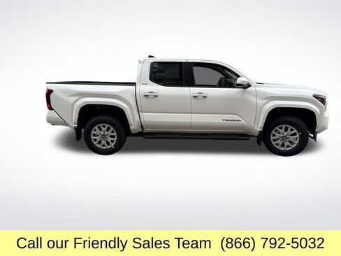 New 2025 Toyota Tacoma SR5 image 7