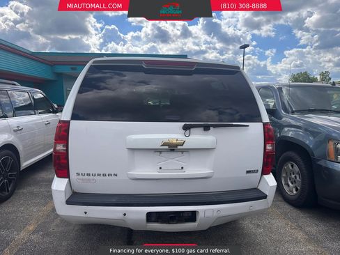 Used 2008 Chevrolet Suburban LTZ w/ LTZ Preferred Equipment Group AWD/4WD image 5