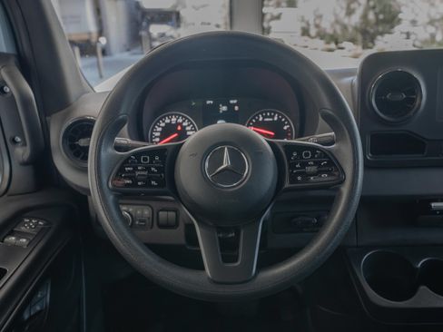 Used 2023 Mercedes-Benz Sprinter 2500 image 9