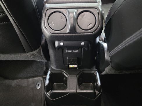 Used 2021 Jeep Gladiator Overland image 16