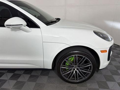 Certified 2024 Porsche Macan AWD/4WD image 13