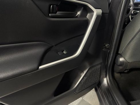Used 2020 Toyota RAV4 LE w/ Carpet Mat Package FWD image 24