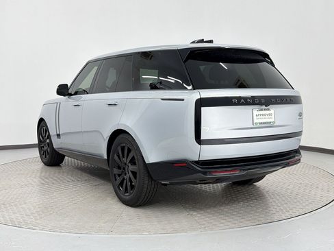 Used 2023 Land Rover Range Rover SE AWD/4WD image 3
