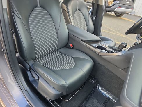 Used 2024 Toyota Camry SE image 16