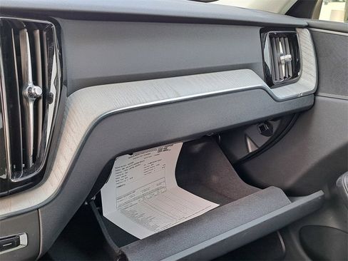 Used 2025 Volvo XC60 B5 Plus image 14