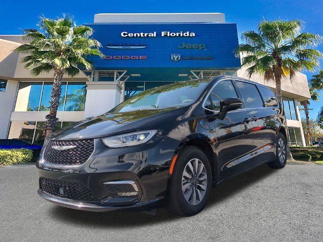 Certified 2025 Chrysler Pacifica Select FWD image 9