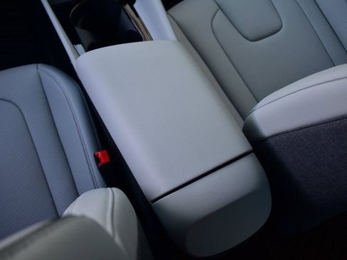 New 2026 Hyundai Elantra Limited FWD image 35