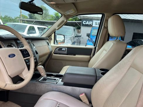 Used 2013 Ford Expedition XLT RWD image 10