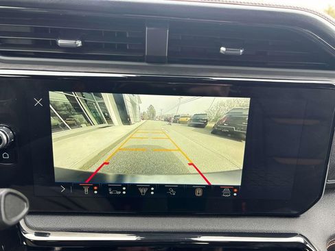 Used 2025 GMC Sierra 2500 AT4 w/ AT4 Premium Plus Package image 24