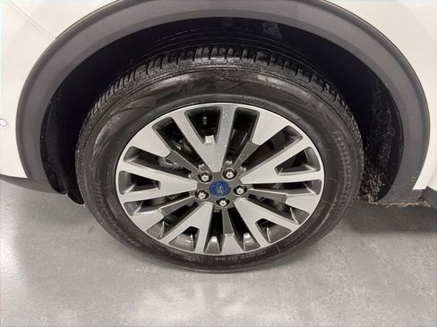 Used 2020 Ford Escape Titanium image 27