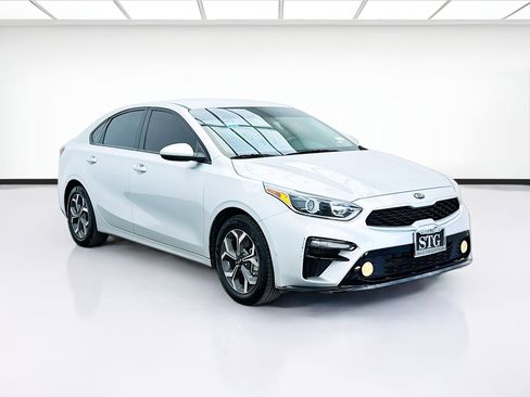 Used 2019 Kia Forte LXS image 3