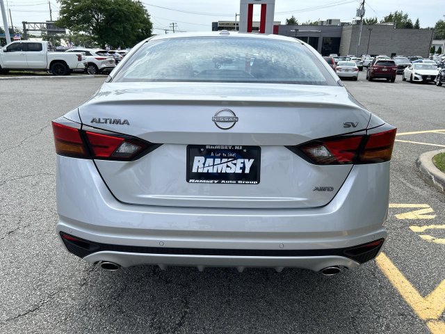 Certified 2024 Nissan Altima 2.5 SV w/ SV Premium Package AWD/4WD image 16