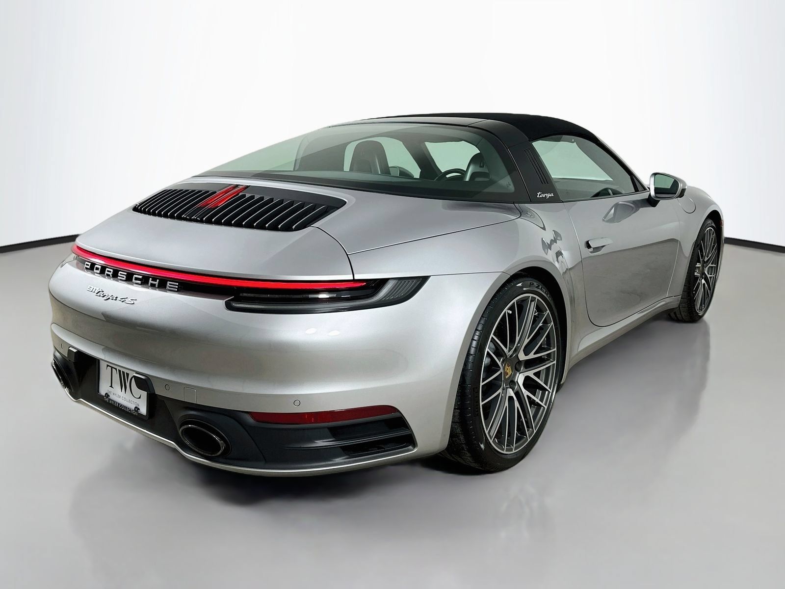 Used 2022 Porsche 911 Targa 4S AWD/4WD image 5
